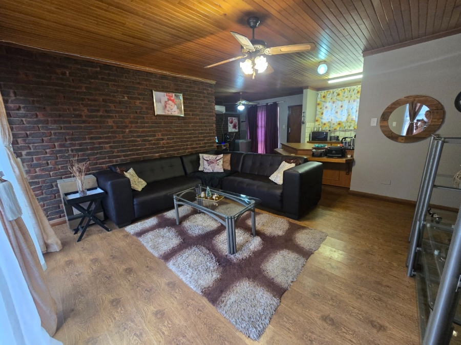 2 Bedroom Property for Sale in Pellissier Free State